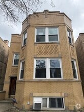 Building Photo - 2827 W Lunt Ave