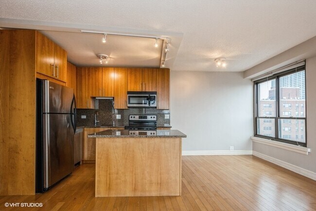 Foto del edificio - 2930 N Sheridan Rd