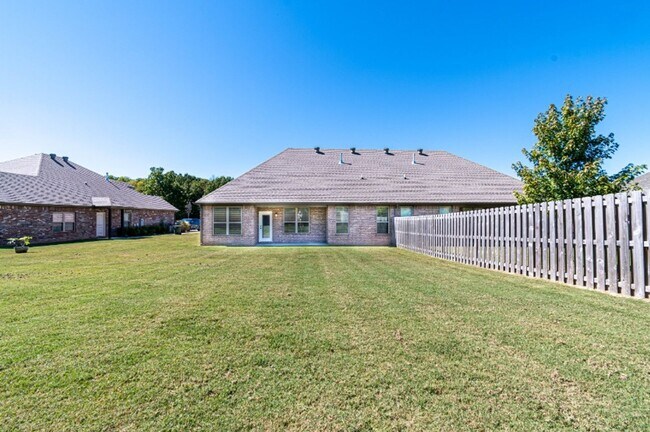 Foto del edificio - 4870 Castlewood Ln