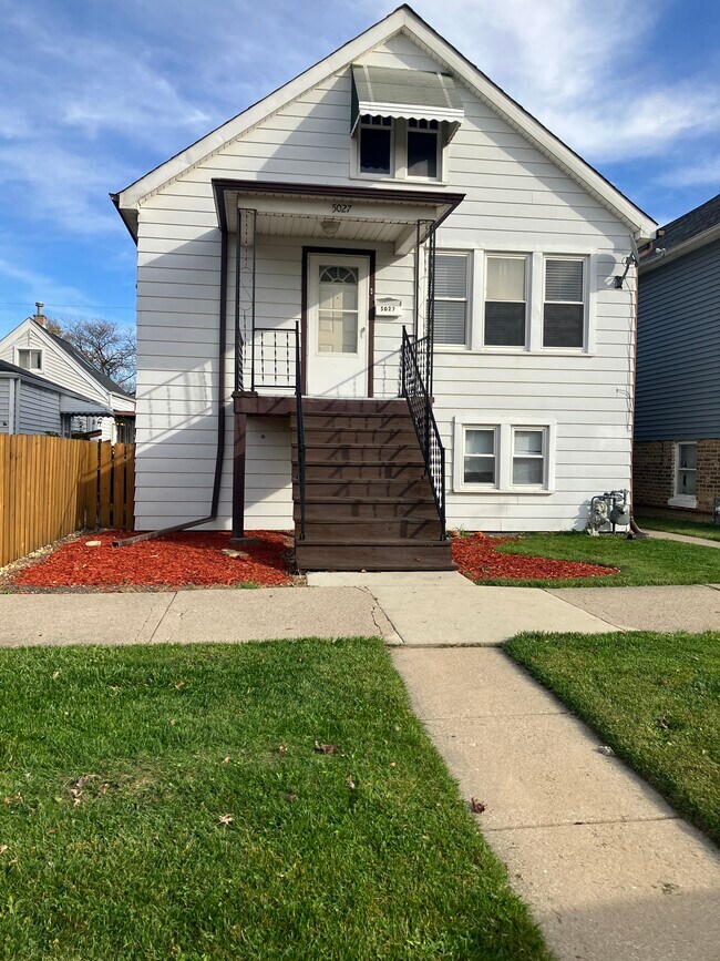 Building Photo - 5027 S Latrobe Ave