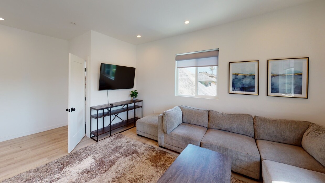 Photo - Private bedroom in 4 bed/4.5 bath Home