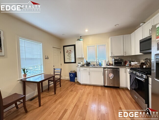 Building Photo - 5 Griggs Pl