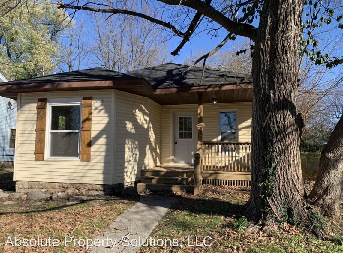 Foto principal - 3 br, 2 bath House - 2046 N Campbell Ave