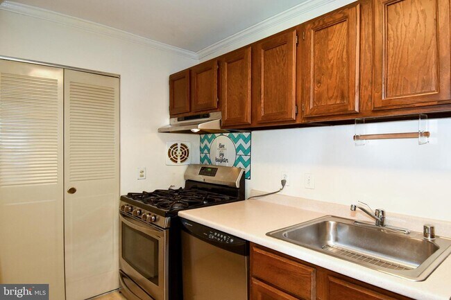 Foto del edificio - 7336 Lee Hwy