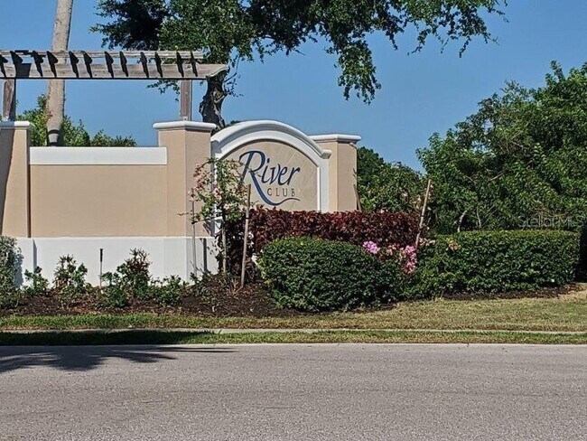 Foto del edificio - 4197 River Bank Way