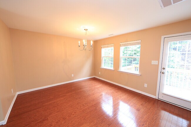 Building Photo - 8835 Thornton Town Pl
