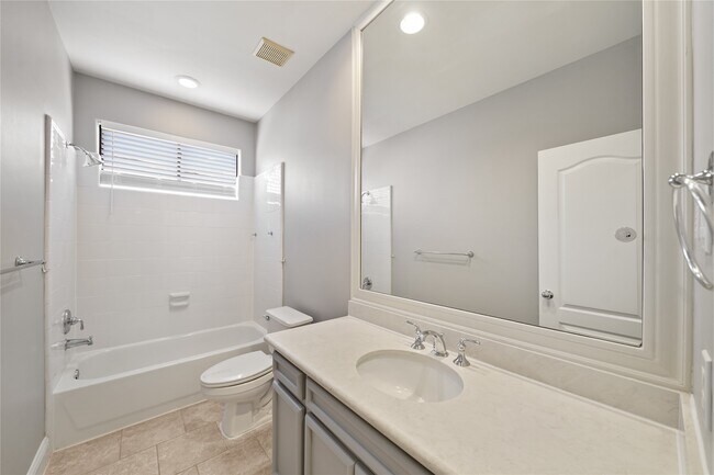 Foto del edificio - 2304 Albans Rd