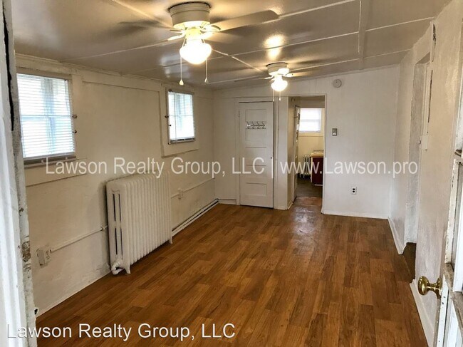 Building Photo - 4525-4525 Shenandoah Ave NW