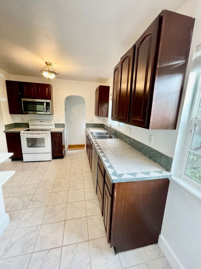 Foto del edificio - Upgraded 3bd/2bath Laurelhurst Home w/ Pri...