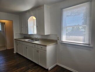 Building Photo - 3733 Preble St