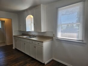 Building Photo - 3733 Preble St