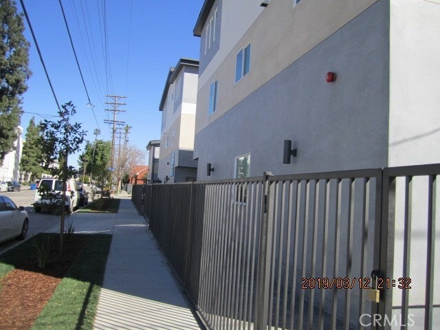 Building Photo - 6220 Tyrone Ave