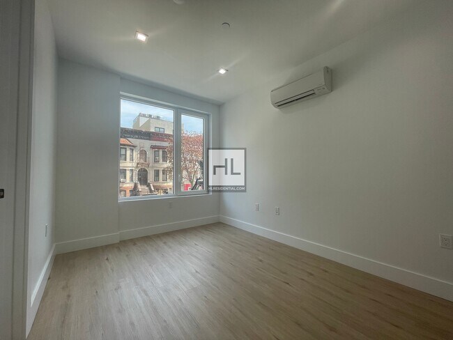 Foto del edificio - 2510 BEDFORD AVENUE 6E