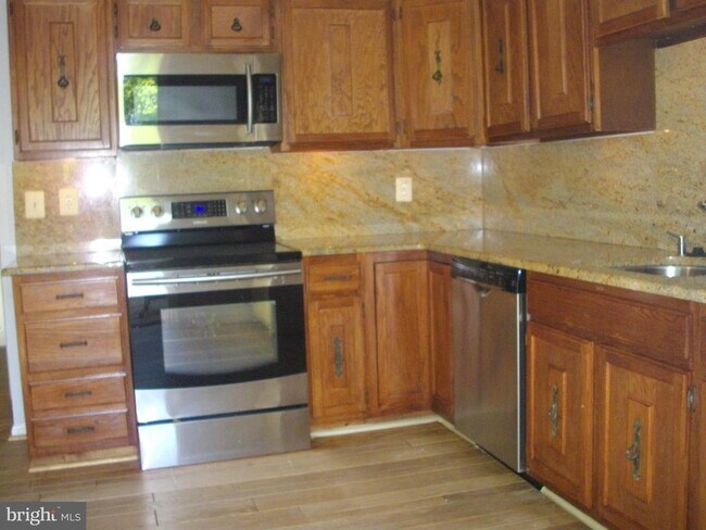 Building Photo - 9713 Klimt Ct