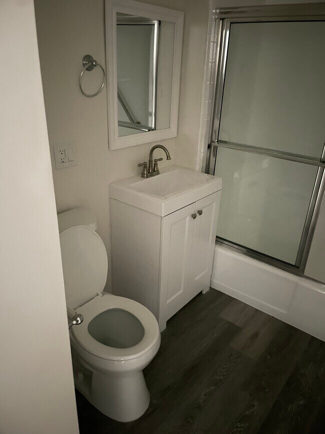 4377 Colfax Ave Unit 27, Studio City, CA 91604 Apartments in Studio