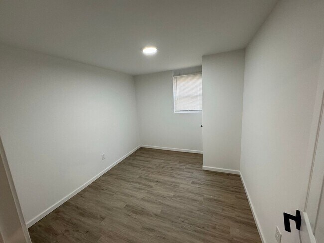 Foto del edificio - 5632 Leona St