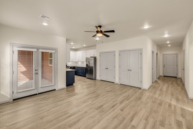 Foto del edificio - 3503 E 21st St