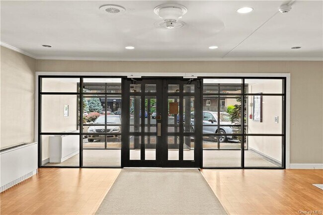 Foto del edificio - 470 Halstead Ave