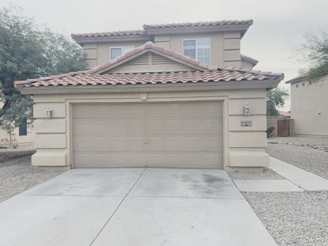 Foto del edificio - Large 4Bedrooms- 3Bath Home!!!