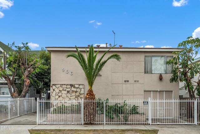 Foto principal - 906 E 28th St