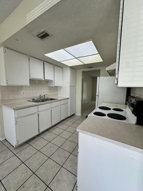Foto del edificio - 2432 Herb Ave S
