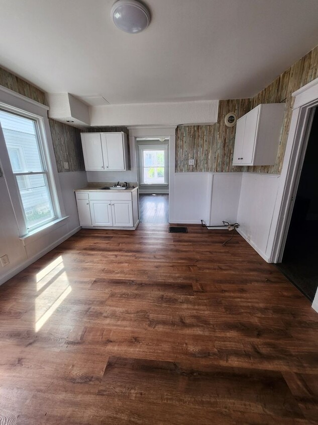 Primary Photo - Lower 3 bedroom unit East side