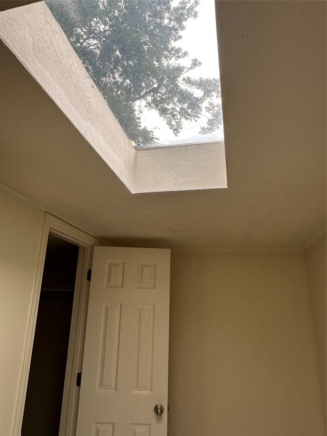 Building Photo - 3611 Broadmead Dr