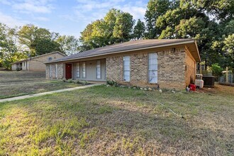 Building Photo - 309 Blake Dr