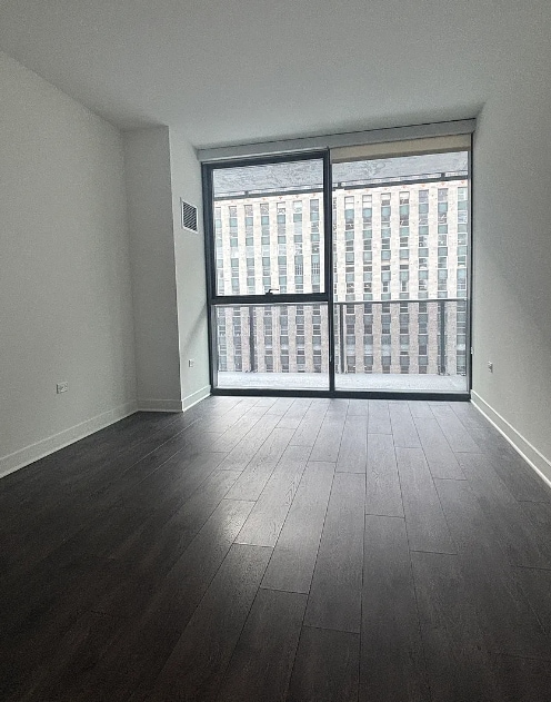 Foto del edificio - 225 W Hubbard St