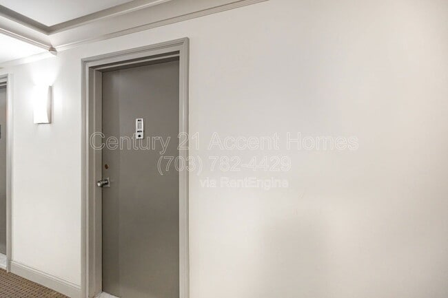 Building Photo - 1200 N Nash St