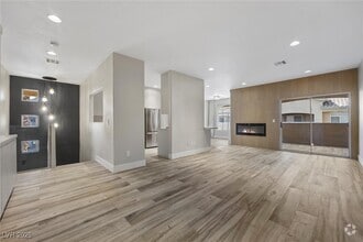 Building Photo - 1704 Hills of Red Dr