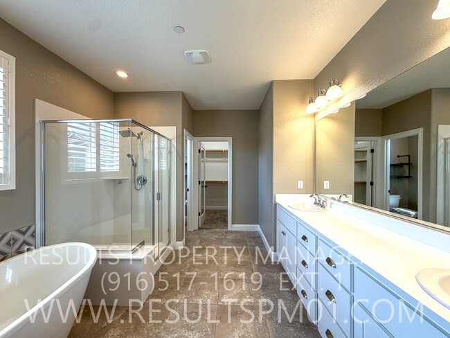 Building Photo - 1280 Goldenrod Way