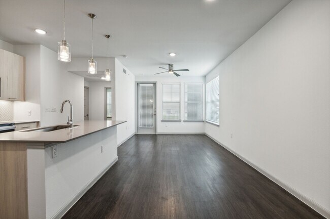 Interior Photo - Beacon on Westmoreland