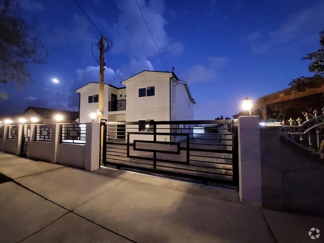 Building Photo - 10934 Nettleton St
