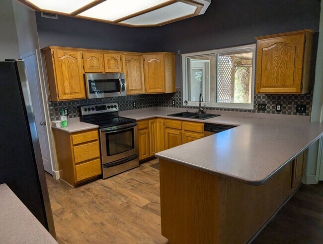 Foto del edificio - 1036 E McKinley Wy