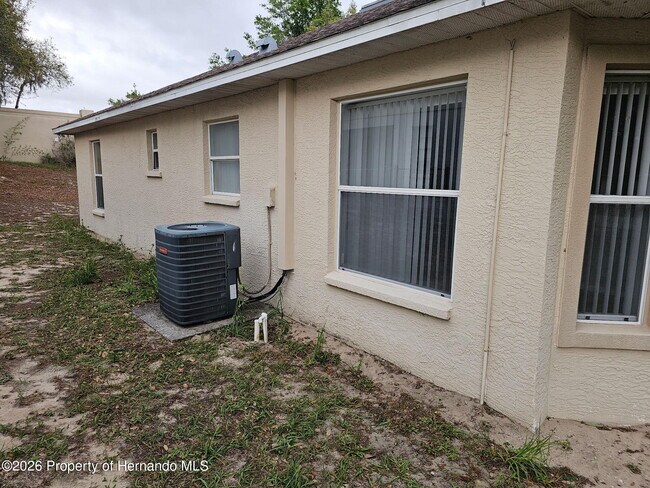 Foto del edificio - 7477 Canterbury St