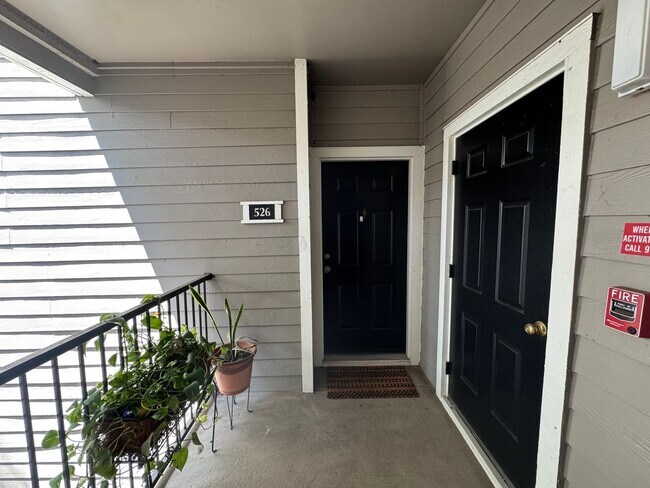 Foto del edificio - Move In Special! 2 Bed / 2 Bath Upstairs C...