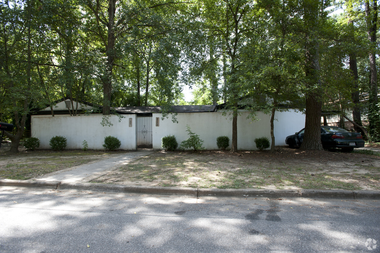 Building Photo - North Pierce Circle Duplexes