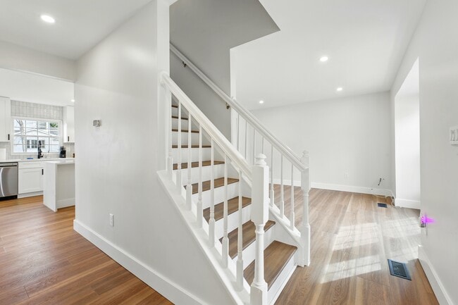 Building Photo - 8125 Bayou Bend Blvd