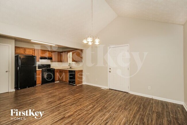 Building Photo - 4100 Feather Dr