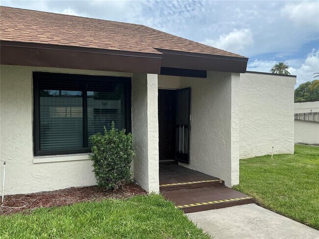 Building Photo - 2207 Belleair Rd