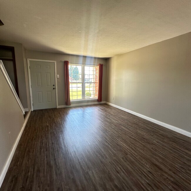 Building Photo - 1311 Heritage Ct