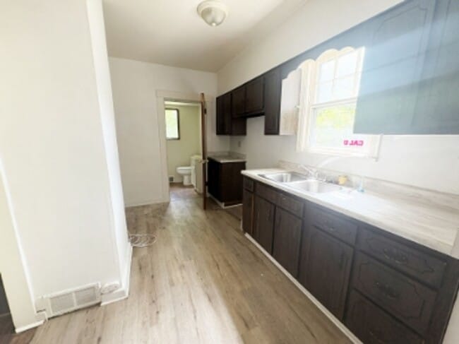 Foto del edificio - 800 N 6th St