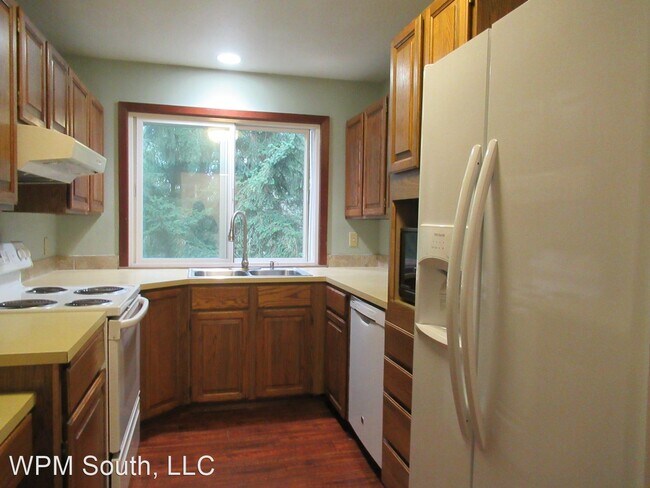 Building Photo - 2 br, 1.5 bath House - 23415 18th Ave. S. #5