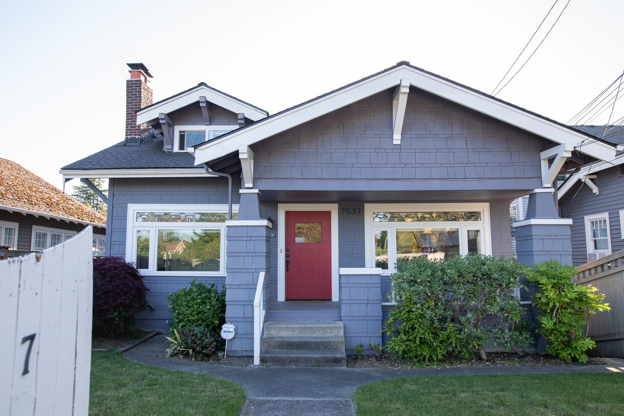 Primary Photo - 7537 11th Ave NE