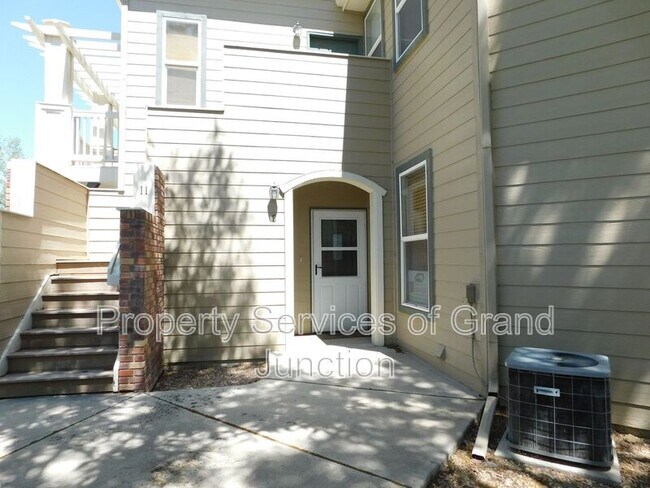 Building Photo - 2485 Fountainhead Blvd