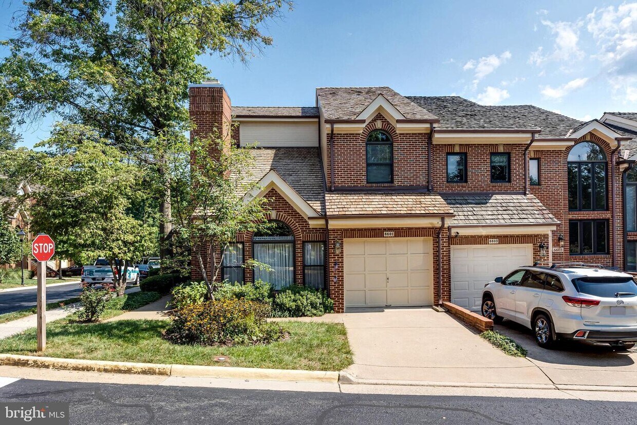 6601 Anthony Crest Square, McLean, VA 22101 Townhome Rentals in McLean VA