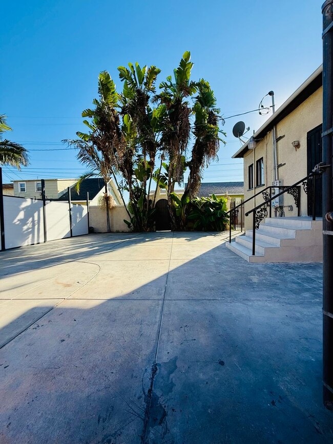 Foto del edificio - Two Bedroom Home with Enclosed Yard for Re...