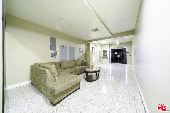 Foto del edificio - 440 S Occidental Blvd