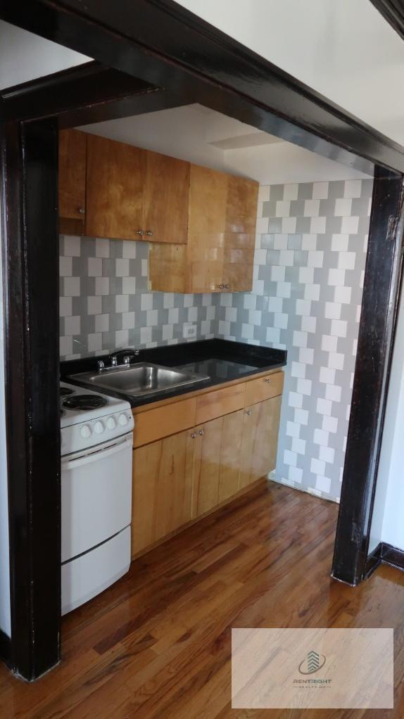 Foto del edificio - 846 W Montrose Ave